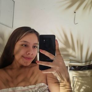 Meet your Posher, Deisy